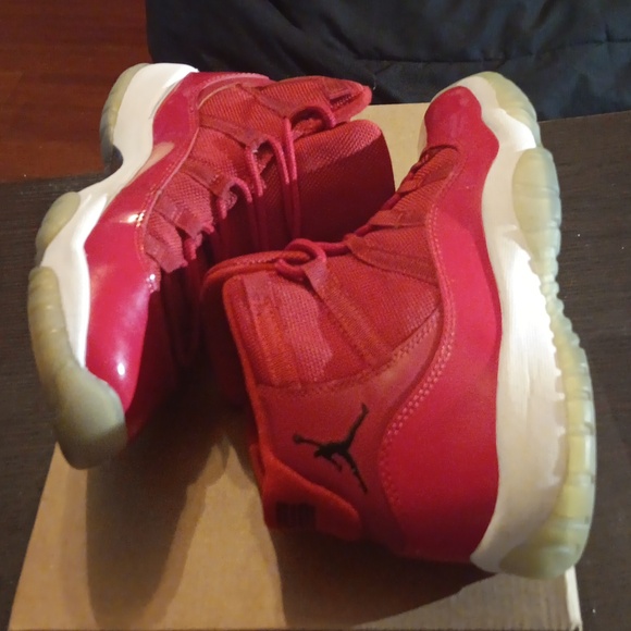 Jordan 11 Retro Win Like 96 Sneakers SZ 6.5Y Womens SZ 8 EUC - Picture 8 of 10